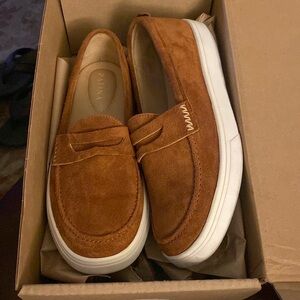 Portland Leather boardwalk loafers size 8
